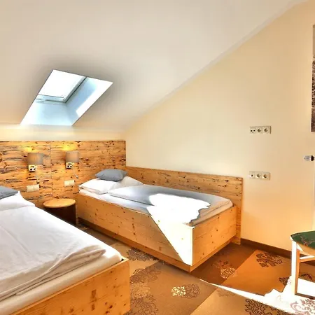 Otel Seehotel Hartung & 4*